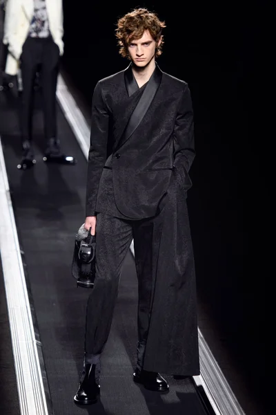 Look 47